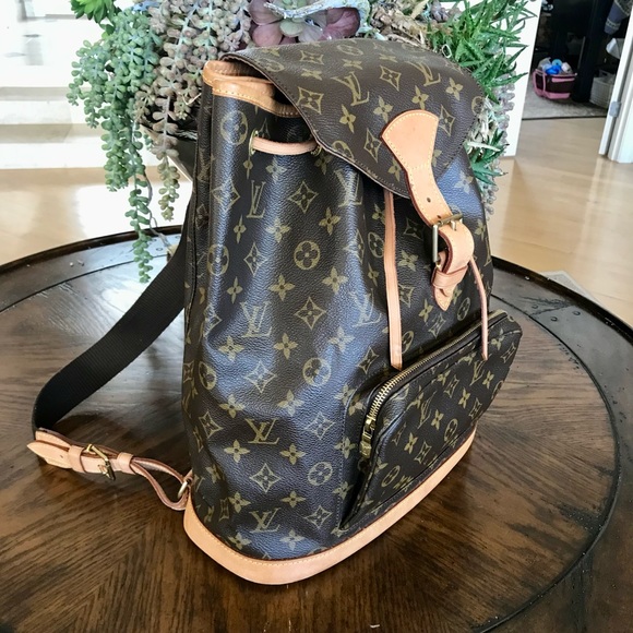 Louis Vuitton Unisex Montsouris GM Backpack - Picture 4 of 17